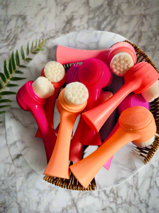 Facial cleansing brush