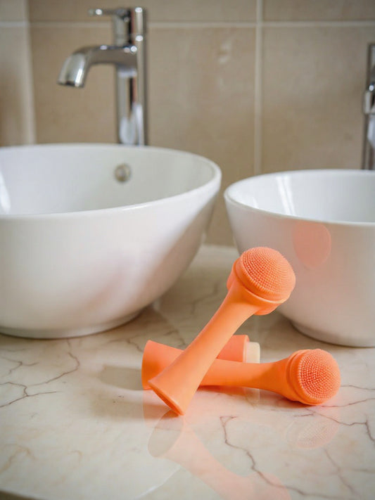 Facial cleansing brush